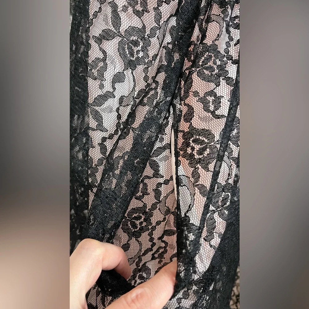 Union Made Fashions by Marilyn Pink with Black Lace Overlay Belted Robe Small